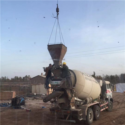 汇川区“精准瞄准”—— 吊车的 “定位导航” 技术